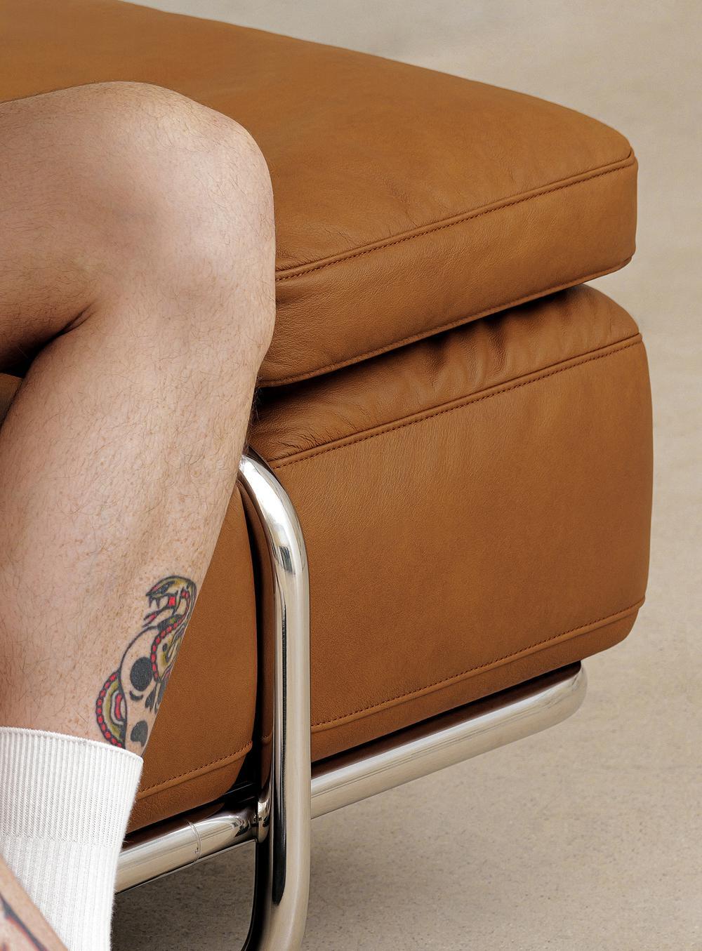 NOIR CUSHION | Leather