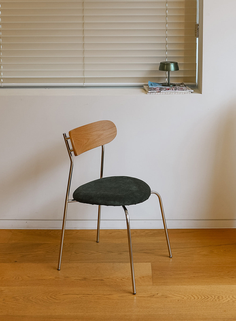 Prop Fabric Chair