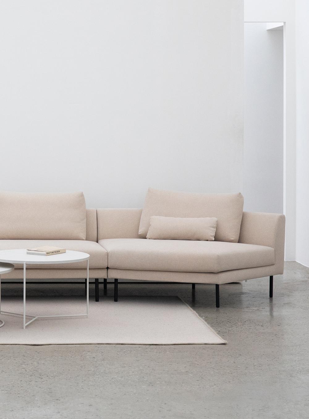 LINEAR SOFA / FABRIC