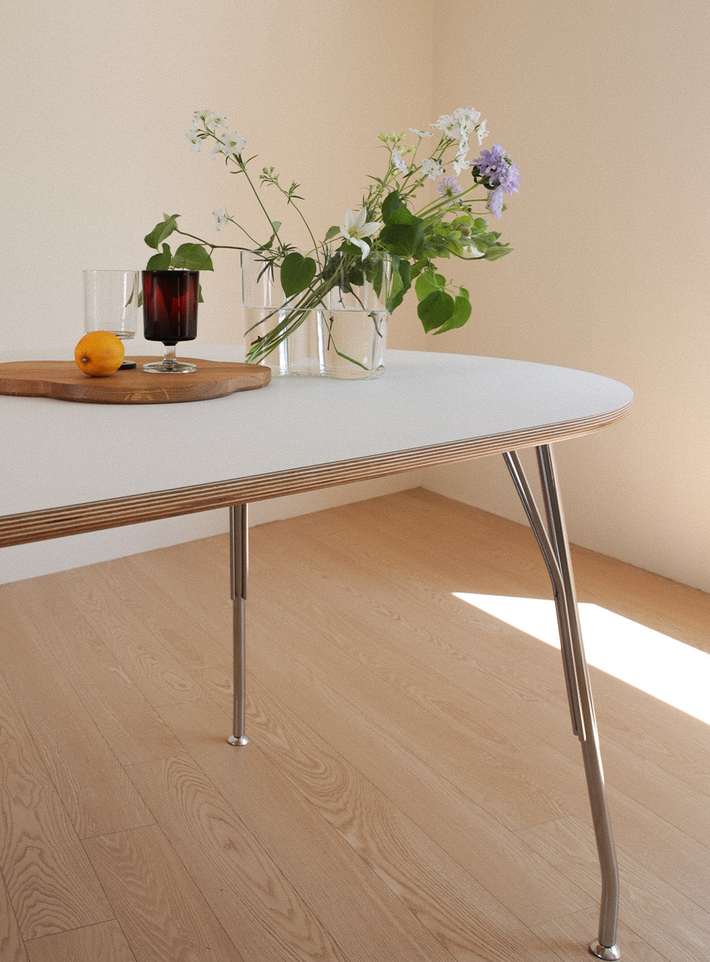 PROP OVAL TABLE - NANO LIGHT